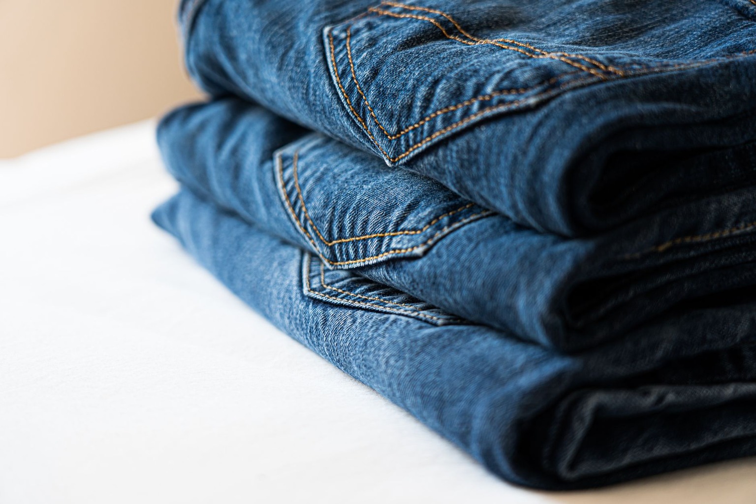 Marcas de moda e campanhas sazonais — Coleções Limitadas e a Psicologia da Escassez Marcas de moda e campanhas sazonais — Coleções Limitadas e a Psicologia da Escassez